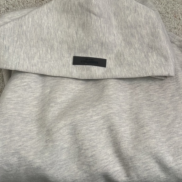 Essentials!! Oatmeal grey! - Picture 2 of 2